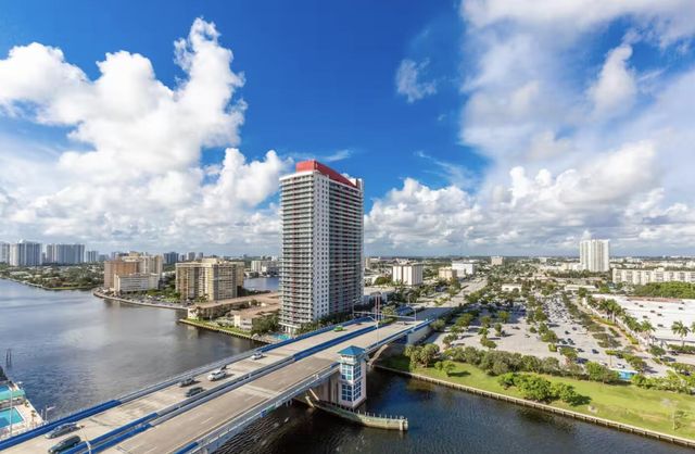 4010 S Ocean Drive R2104, Hollywood, FL 33019