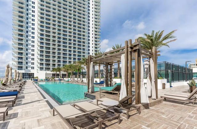 4010 S Ocean Drive R2104, Hollywood, FL 33019