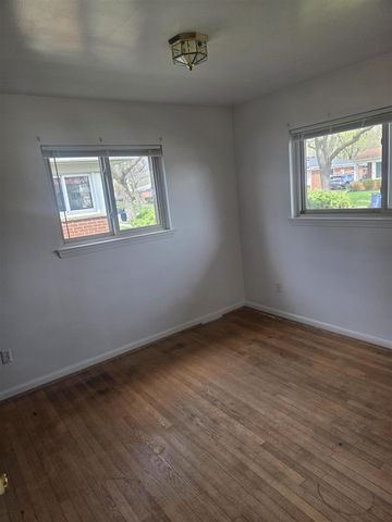 4203 Manor Avenue, Royal Oak, MI 48073