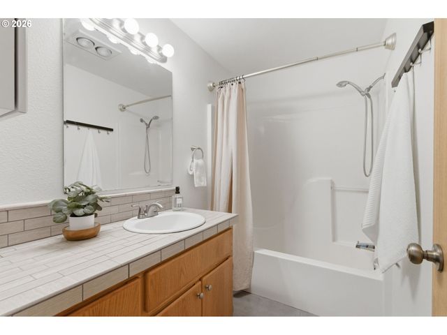 15304 Ne 44TH St, Vancouver, WA 98682