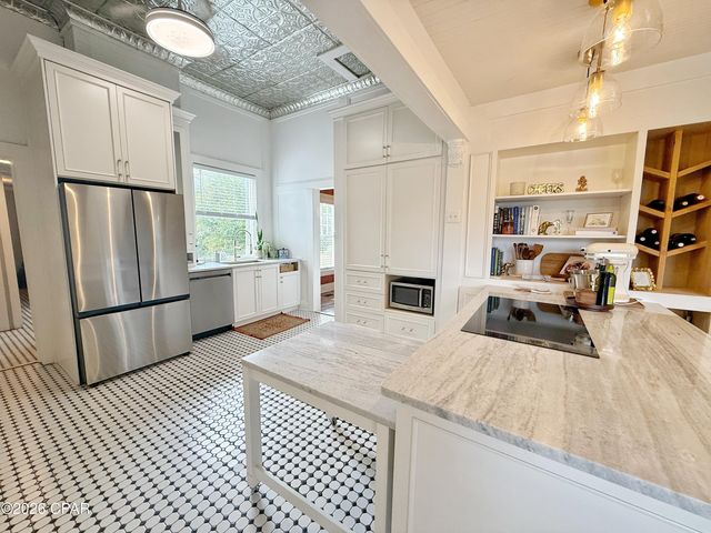 4473 Putnam Street, Marianna, FL 32446