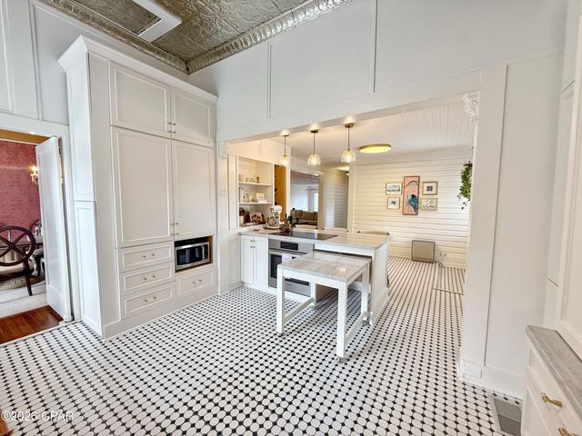 4473 Putnam Street, Marianna, FL 32446