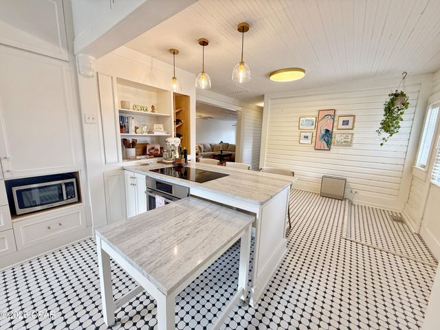 4473 Putnam Street, Marianna, FL 32446