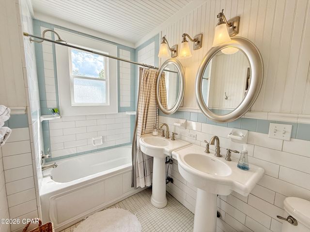 4473 Putnam Street, Marianna, FL 32446