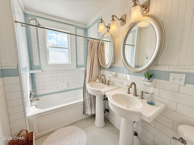 4473 Putnam Street, Marianna, FL 32446