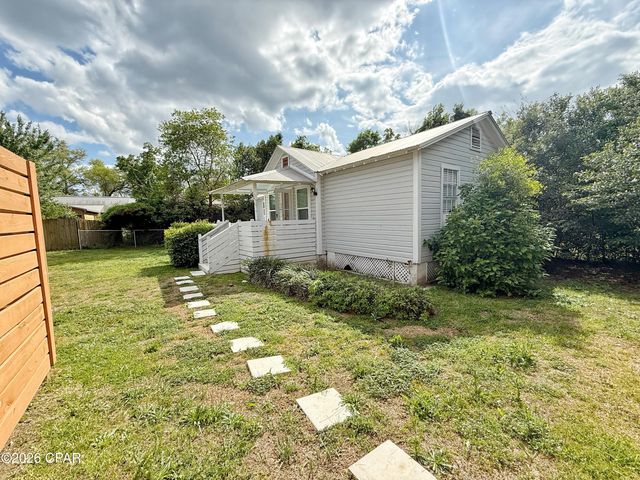 4473 Putnam Street, Marianna, FL 32446