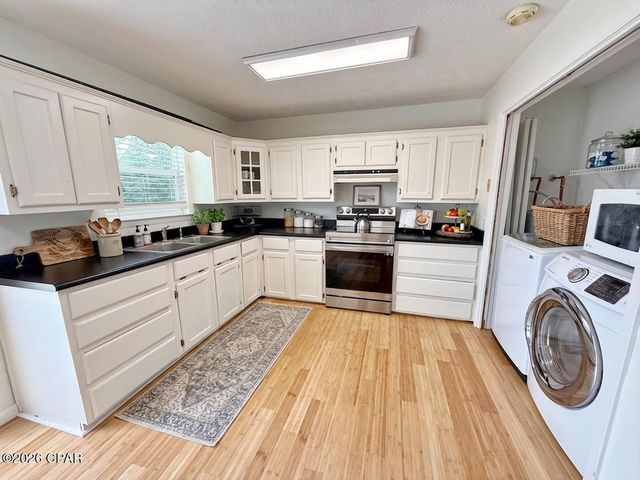 4473 Putnam Street, Marianna, FL 32446