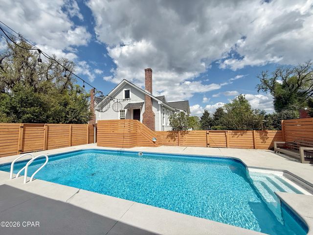 4473 Putnam Street, Marianna, FL 32446