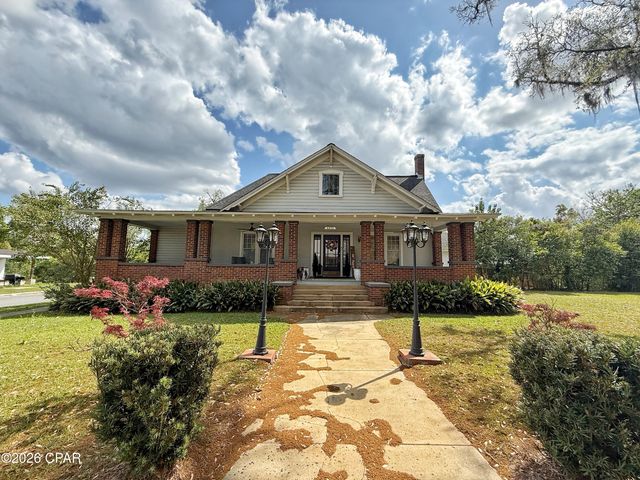 4473 Putnam Street, Marianna, FL 32446