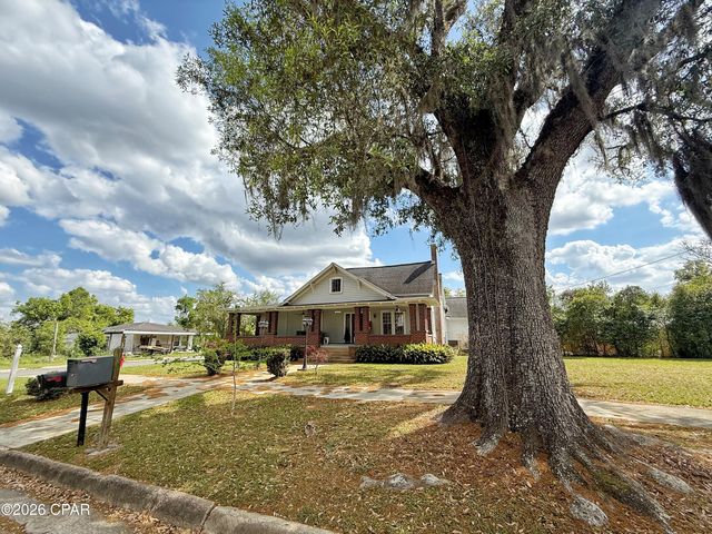 4473 Putnam Street, Marianna, FL 32446