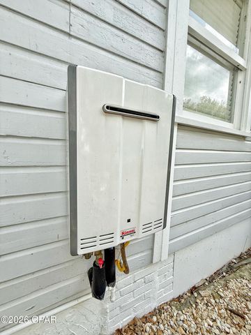 4473 Putnam Street, Marianna, FL 32446