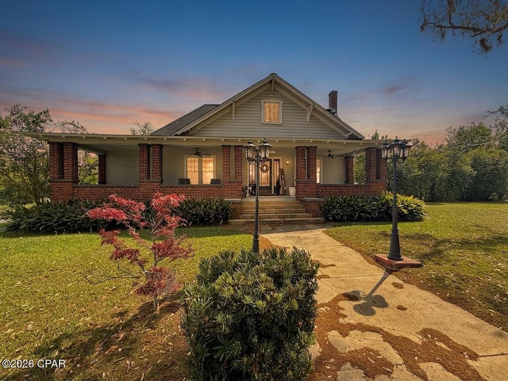 4473 Putnam Street, Marianna, FL 32446