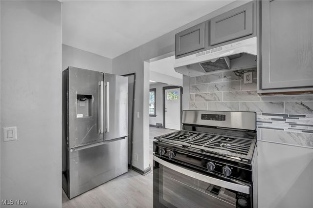 9302 Park Heights Avenue, Garfield Heights, OH 44125