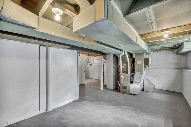 9302 Park Heights Avenue, Garfield Heights, OH 44125