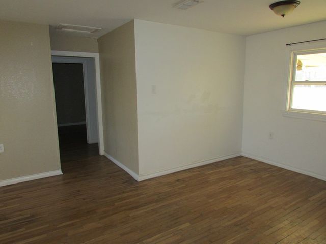 3135 N Dixie Blvd, Odessa, TX 79762