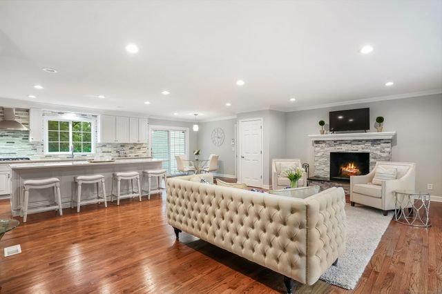 22 Fox Run, Wilton, CT 06897