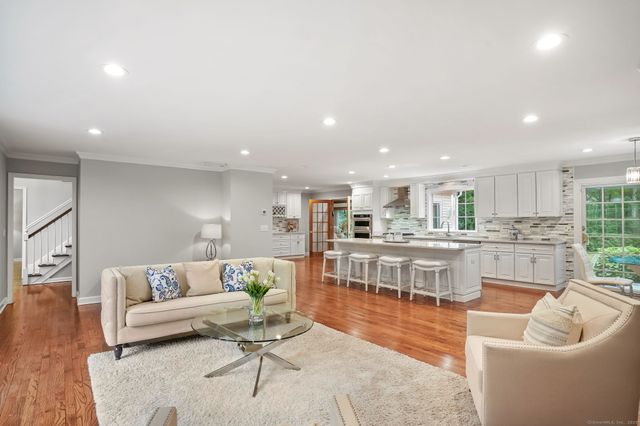 22 Fox Run, Wilton, CT 06897