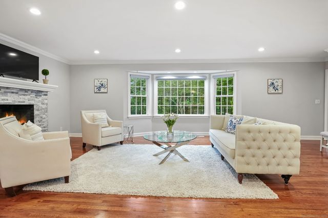 22 Fox Run, Wilton, CT 06897