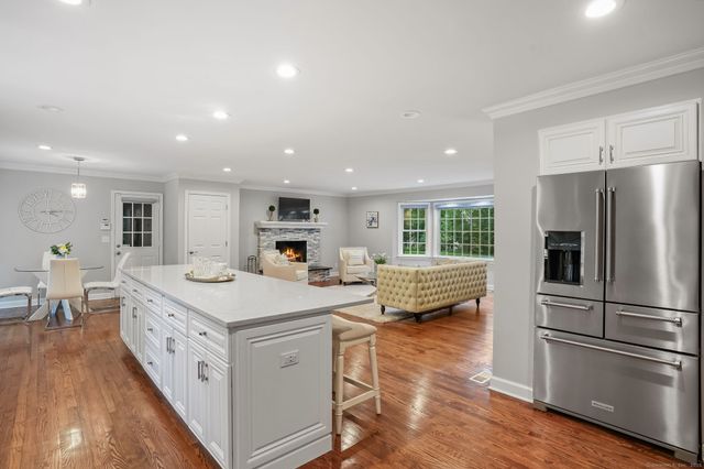 22 Fox Run, Wilton, CT 06897