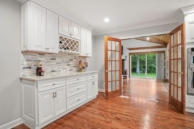 22 Fox Run, Wilton, CT 06897