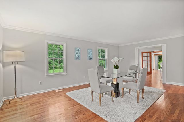 22 Fox Run, Wilton, CT 06897