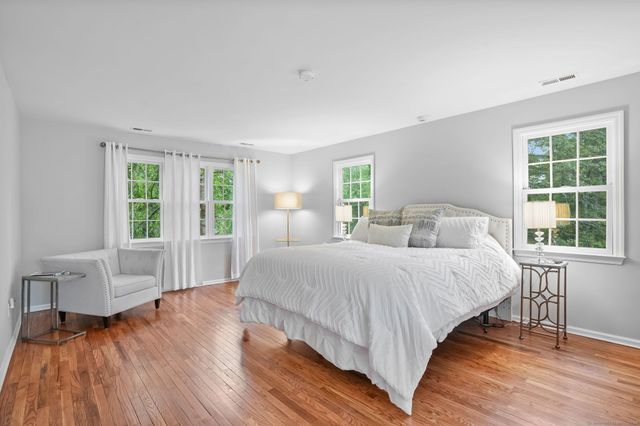 22 Fox Run, Wilton, CT 06897