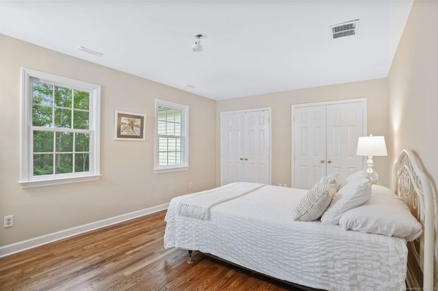 22 Fox Run, Wilton, CT 06897