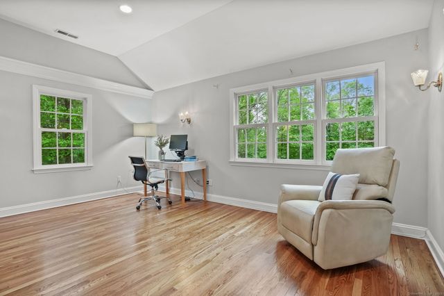 22 Fox Run, Wilton, CT 06897