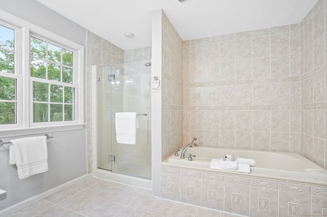 22 Fox Run, Wilton, CT 06897