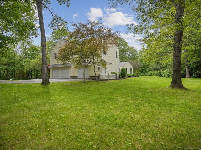 22 Fox Run, Wilton, CT 06897