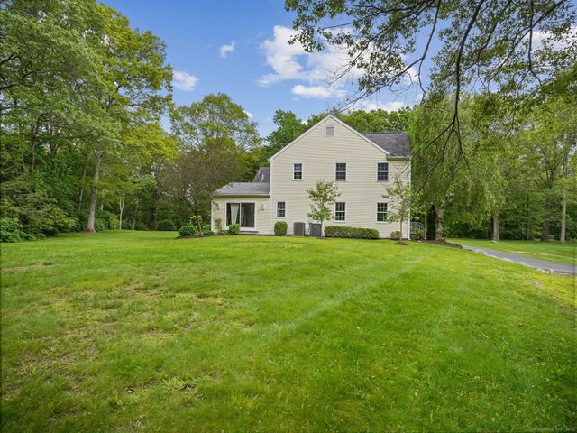 22 Fox Run, Wilton, CT 06897