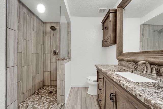 2114 Via Vista, Carrollton, TX 75006