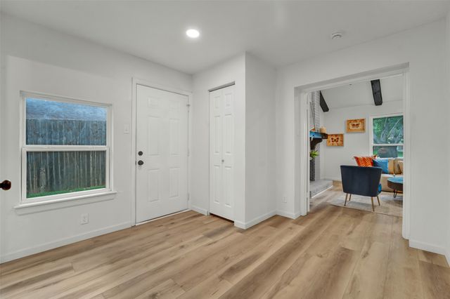 2114 Via Vista, Carrollton, TX 75006