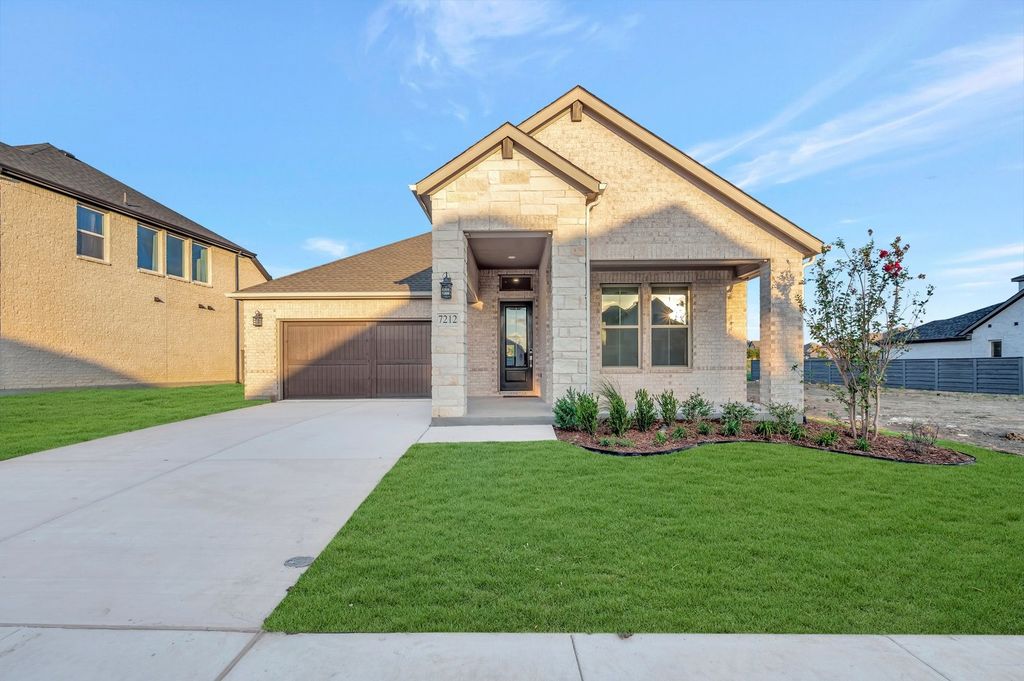 7212 Indian Paintbrush Lane, Little Elm, TX 76227 — exterior