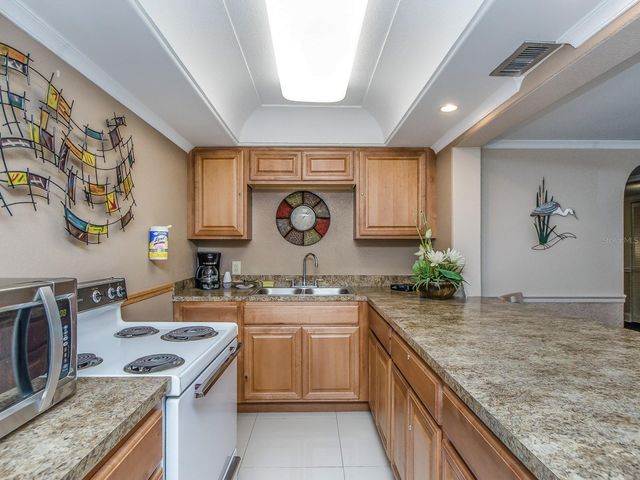 1430 GULF BOULEVARD 110, Clearwater, FL 33767