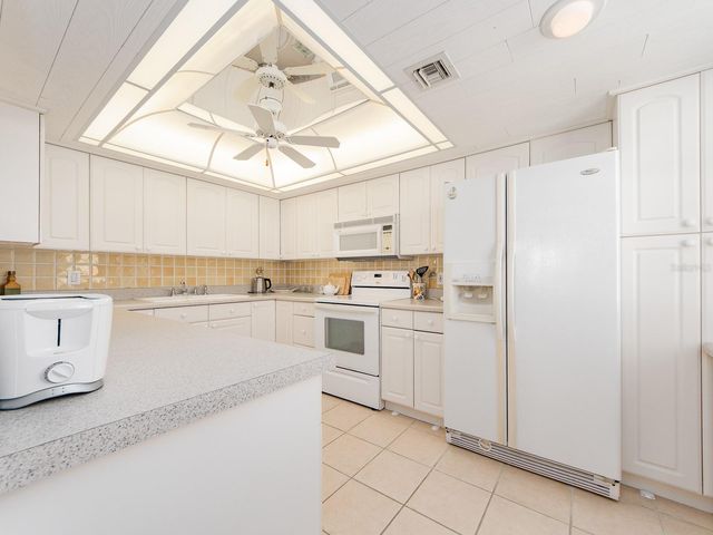 1430 GULF BOULEVARD 110, Clearwater, FL 33767