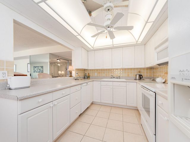 1430 GULF BOULEVARD 110, Clearwater, FL 33767