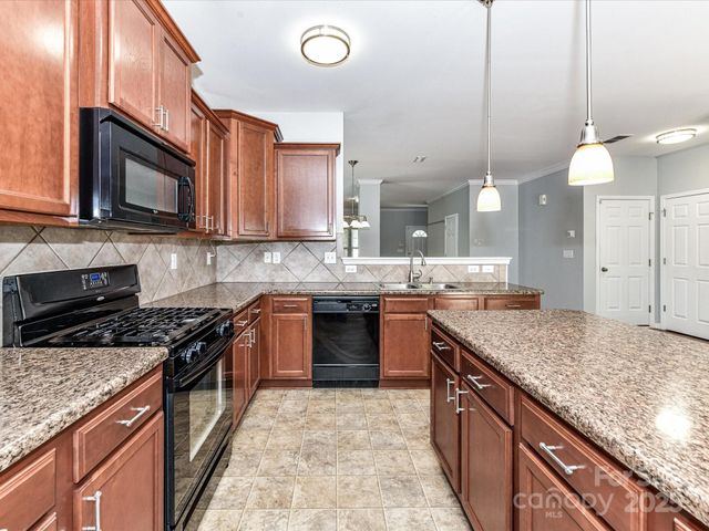 1124 Hunter Street, Statesville, NC 28677