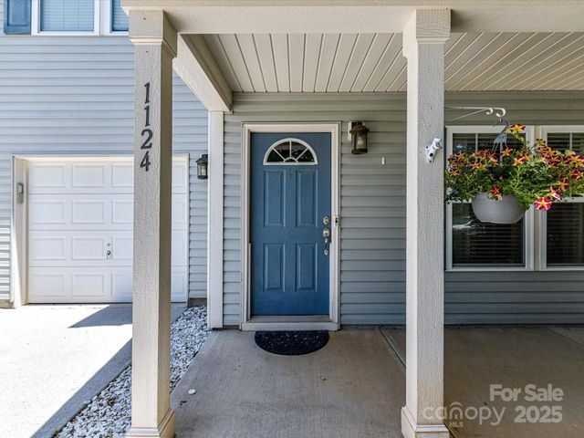 1124 Hunter Street, Statesville, NC 28677
