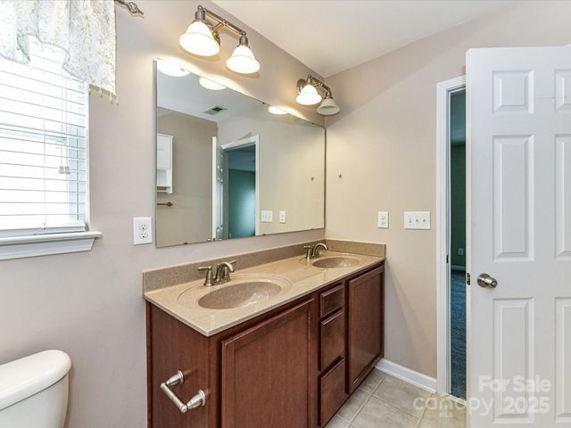 1124 Hunter Street, Statesville, NC 28677