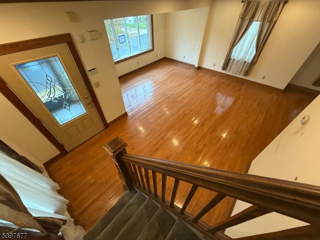 33 Wall St, Cranford Twp., NJ 07016