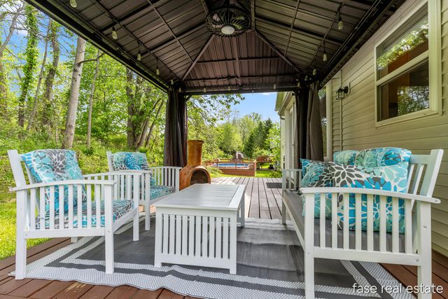 2796 Bryanwood Drive Nw, City Of Walker, MI 49544