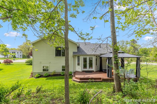 2796 Bryanwood Drive Nw, City Of Walker, MI 49544
