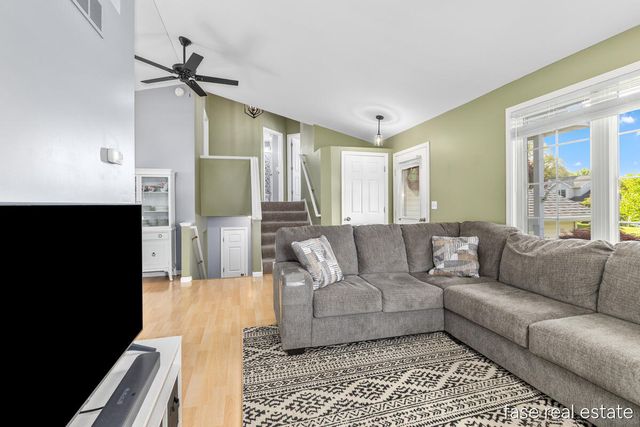 2796 Bryanwood Drive Nw, City Of Walker, MI 49544