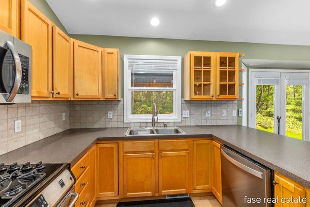 2796 Bryanwood Drive Nw, City Of Walker, MI 49544