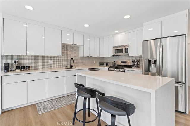 23777 Mulholland Highway 150, Calabasas, CA 91302