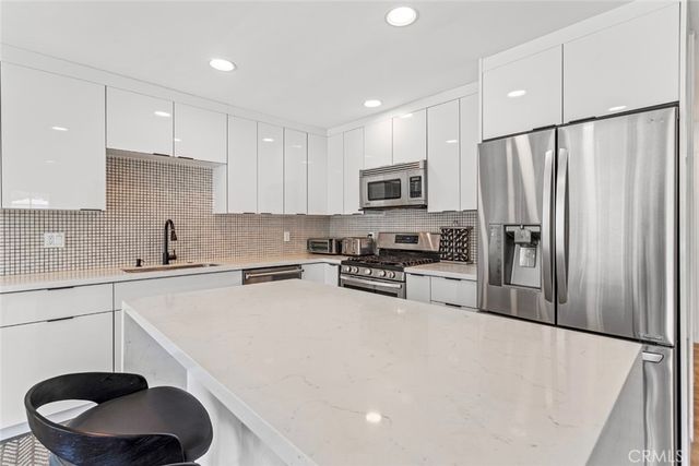 23777 Mulholland Highway 150, Calabasas, CA 91302