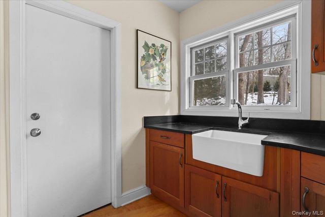 28 Cradle Rock Road, Pound Ridge, NY 10576