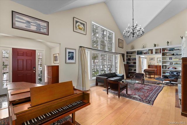 28 Cradle Rock Road, Pound Ridge, NY 10576