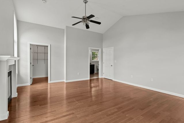 8 Woods Hill Cir, Woburn, MA 01801